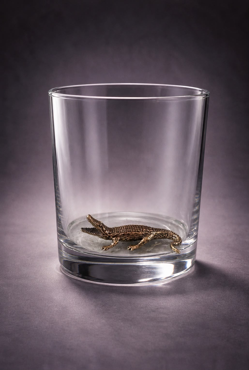 Whiskey Glass Aligator